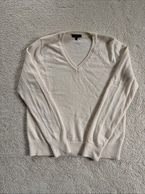Quince Cashmere V-Neck Sweater